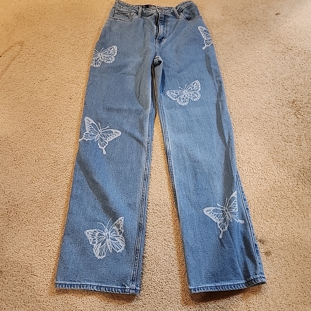 Hollister Ultra High-Rise Dad Jeans With Butterfly Design. Waist 27 L 31